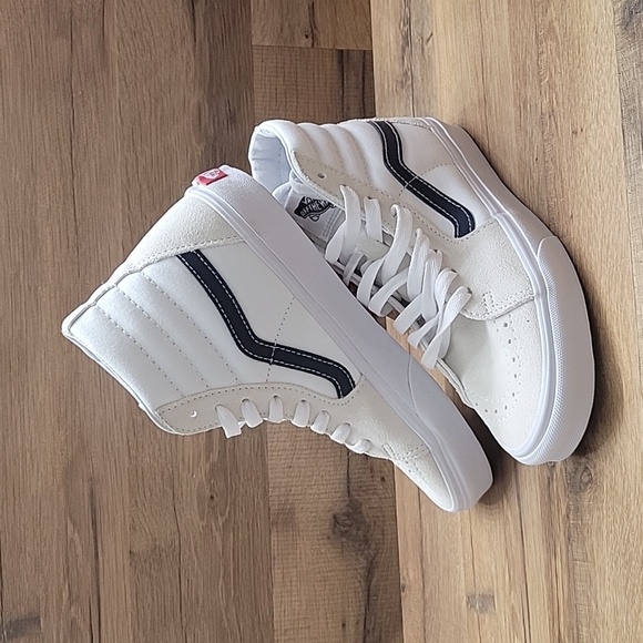 Van's SK8-Hi Brand new in the box authentic uper leather and textile. - Picture 2 of 13